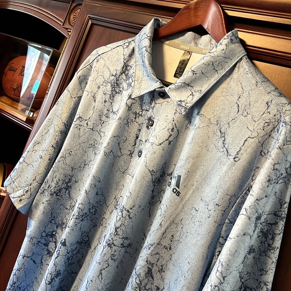 Brand New Adidas uniquely designed marbleized look Wonder Blue Golf Polo UPF 50! - Picture 1 of 10